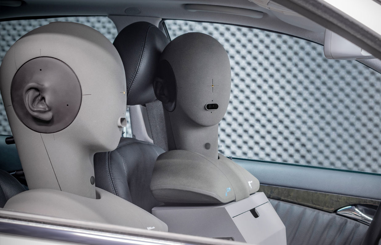 Several artificial heads in a car application using move°S